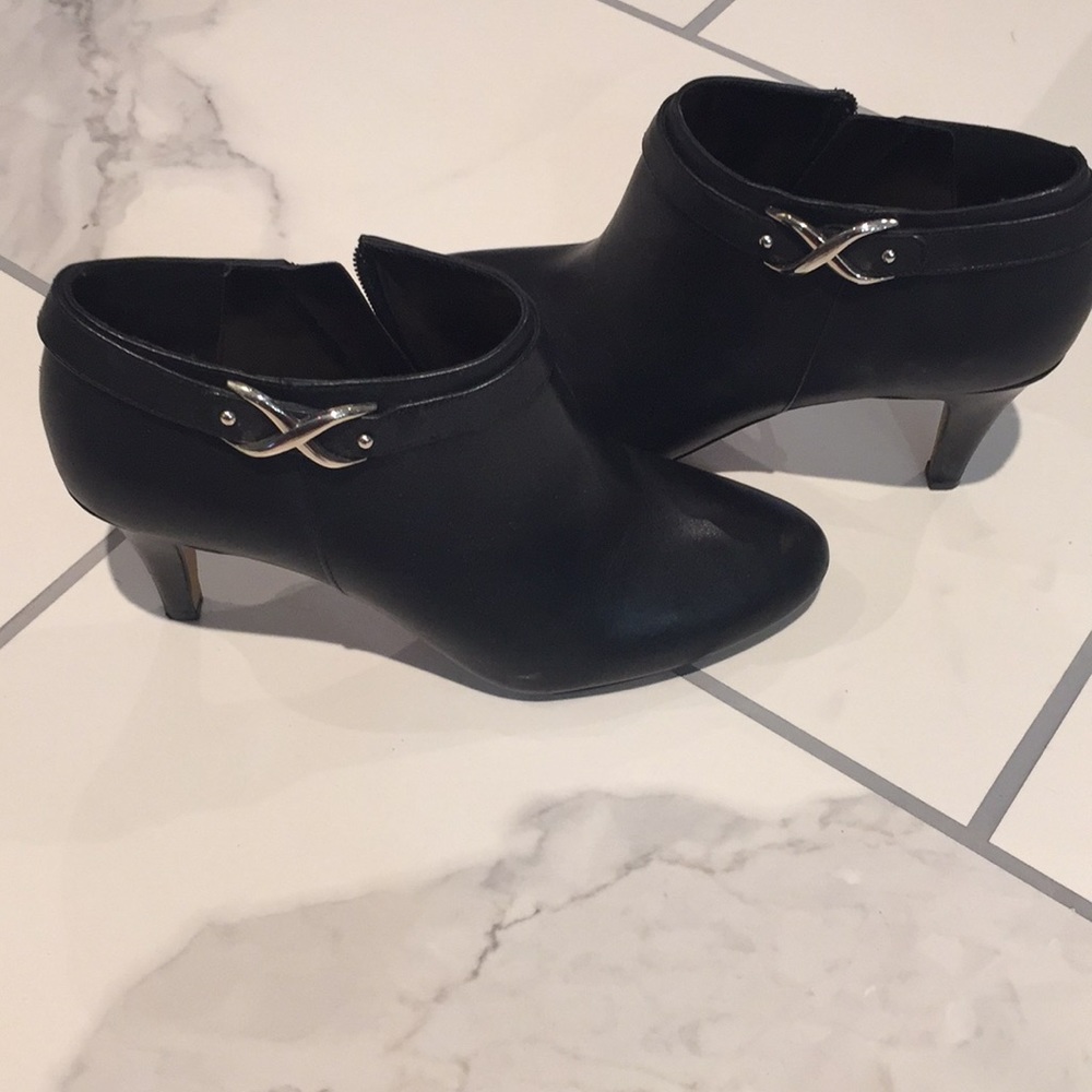 Vince Camuto Black leather booties